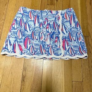 Lilly Pulitzer. Scalloped skort in red right return. Lightweight. Boat Size 6